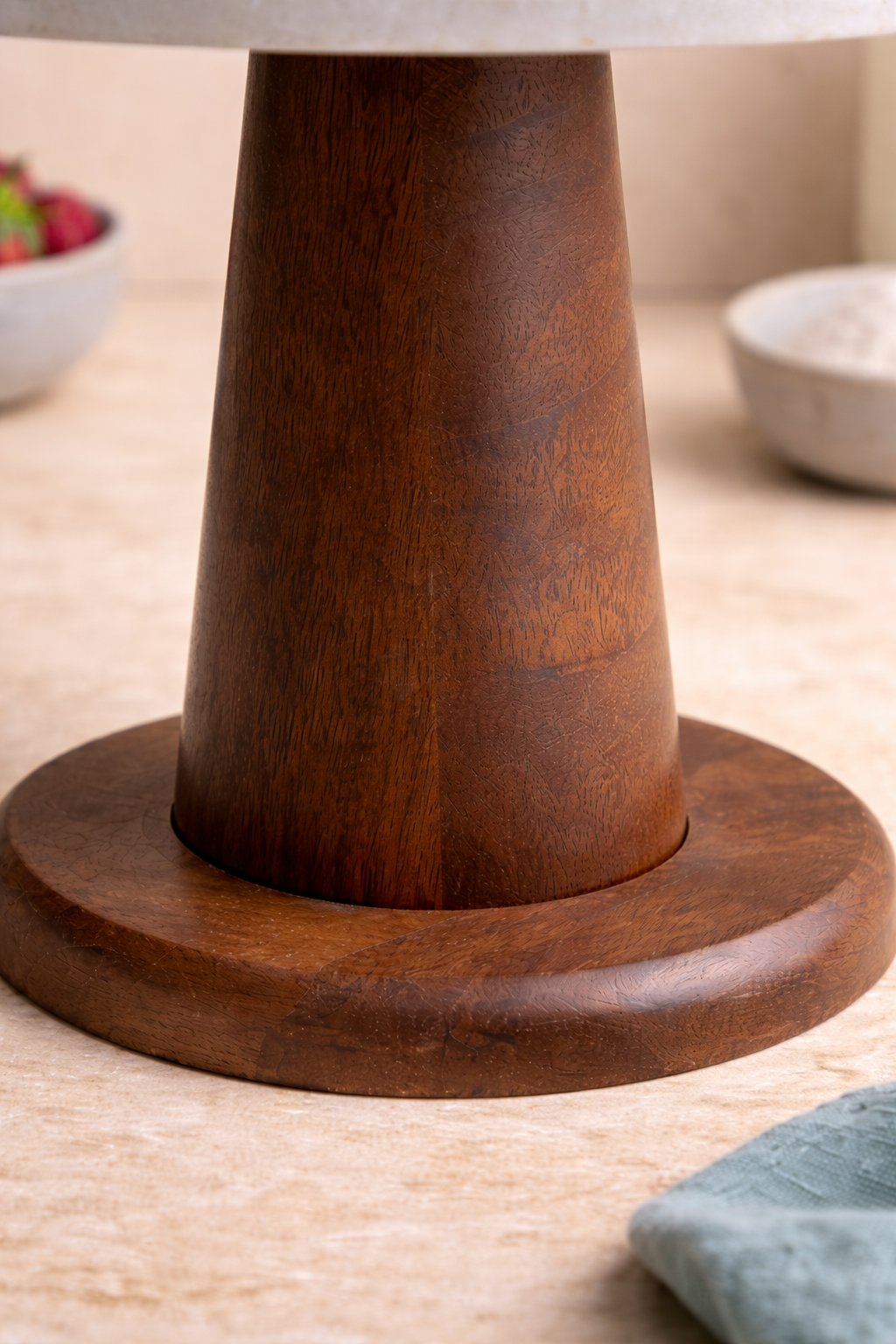 Nora Cakestand