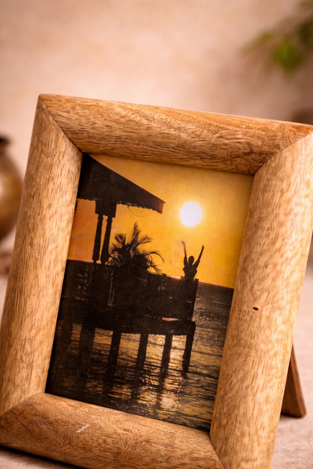 Otla Frame
